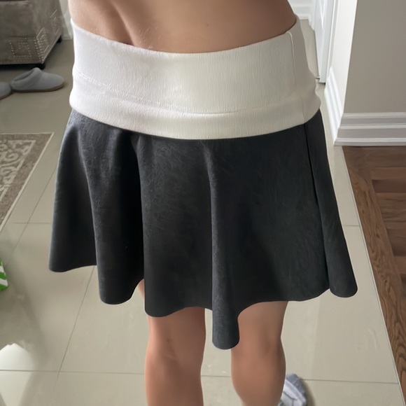 Zara Trafaluc Short Flowy Grey Skirt - Size Small - Women’s Thick Skirt - Picture 4 of 5